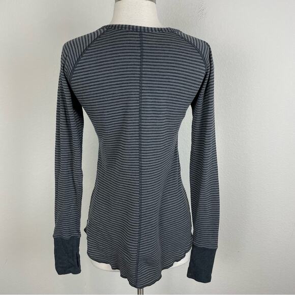 Lululemon Gray Stripe / Gray Knit Reversible Long Sleeve Top Sm - Picture 6 of 9
